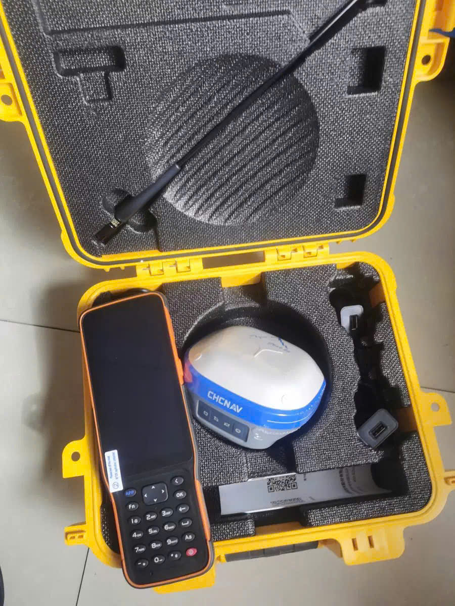 Máy Gnss
